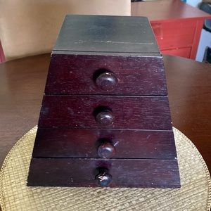 Vintage 4 drawer chest box of drawers